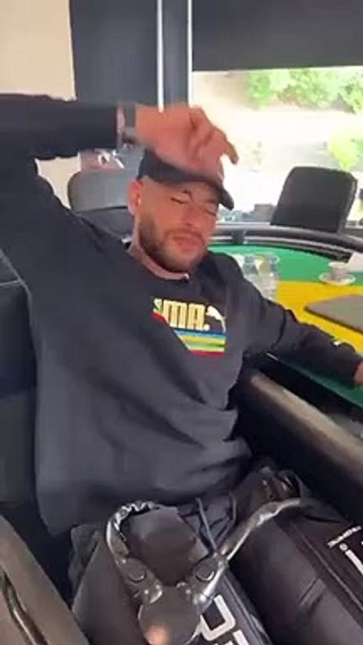 Brésil : A 48h de l’élection présidentielle, l’attaquant du PSG Neymar a annoncé cette nuit, en chanson, son soutien à l’actuel président Jair Bolsonaro