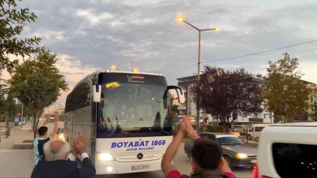 Sinop yerel haberi | Bursaspor'u eleyen Boyabat 1868 Spor'a coşkulu karşılama