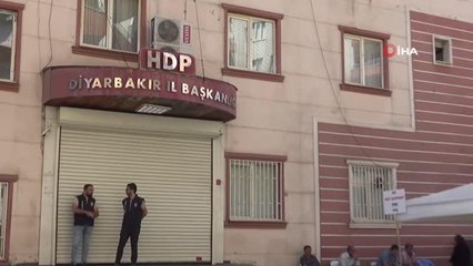 HDP'ye kepenk kapatan ailelerin evlat nöbeti bin 127'inci gününde