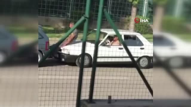 Bursa haber! Bursa'da arıza yapan aracı ayaklarıyla iterek böyle götürdüler