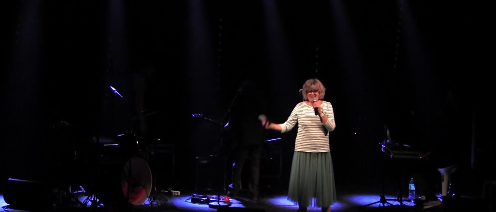 La présentatrice