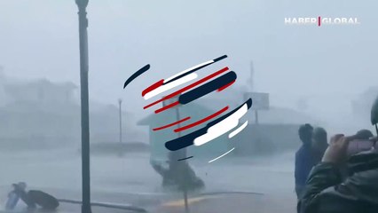 Ian Kasırgası'nı anlatan muhabirin zor anları!