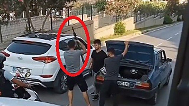 Adana’da yol verme kavgasında pompalı tüfekle ateş açtı!