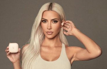 Video herunterladen: Kim Kardashian bringt eine Wohnaccessoires-Linie heraus