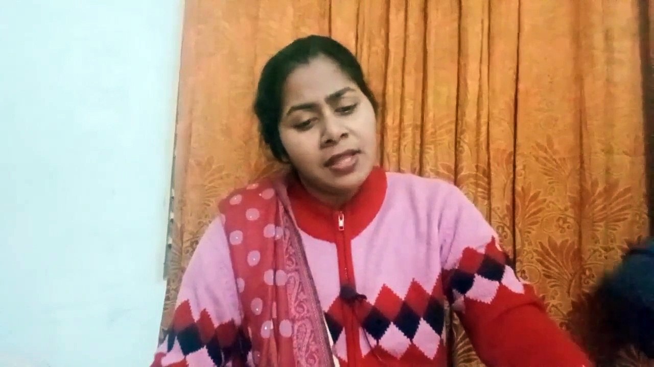 নীল আকাশের নীচে এই পৃথিবী