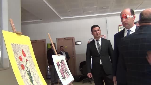 Kars haberleri... Kars'ta mahkumların el emeği göz nuru eserleri sergilendi