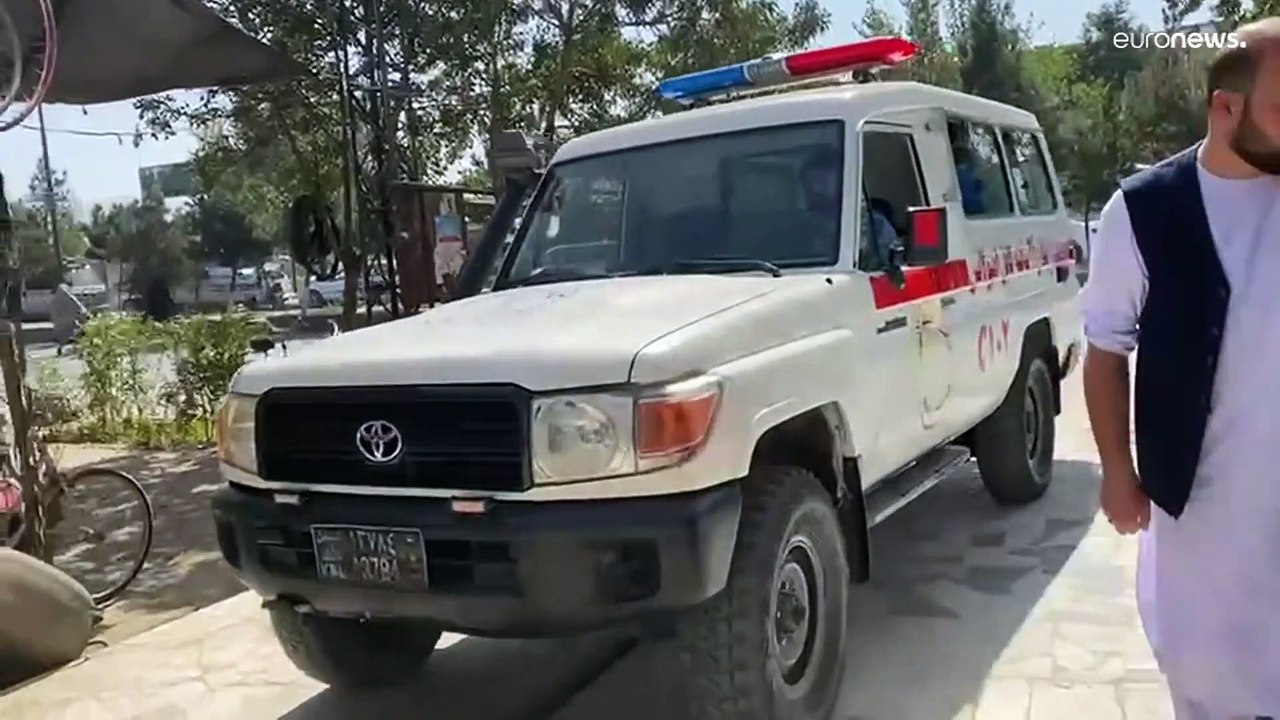 Afghanistan: kamikaze a scuola, decine di morti e feriti