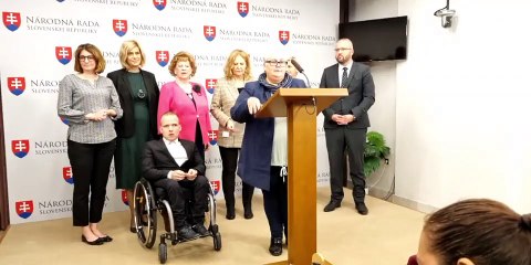 Brífing zástupcov koalície k zvyšovaniu ochrany seniorov