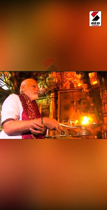 વડાપ્રધાન નરેન્દ્ર મોદીએ પાંચમાં નોરતે માં અંબા...