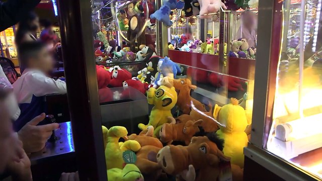 Capital révèle le gros secret de la machine à pince, attraction phare des fêtes foraines qui rapporte gros