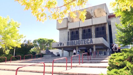 García Montero recuerda a Almudena Grandes en apertura de biblioteca que la inmortaliza