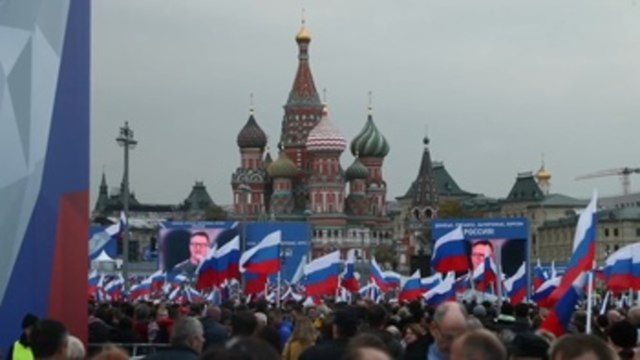 Decenas de miles de rusos celebran anexión regiones ucranianas
