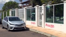 Carro e casa de ex de Bolsonaro são vandalizados em Brasília