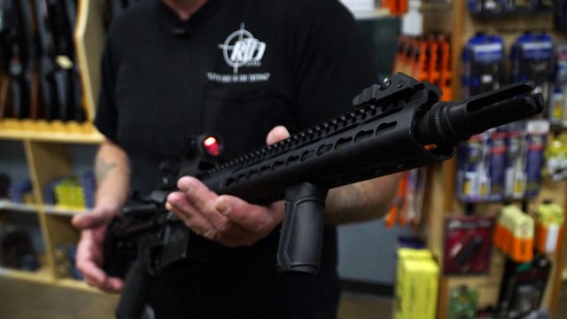 Juez de EEUU desestima demanda de México contra fabricantes de armas