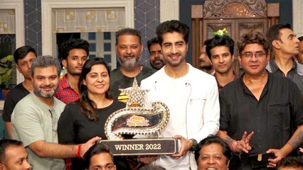 अवार्ड मिलने की ख़ुशी में 'ये रिश्ता क्या कहलाता है' के सेट पर मना जश्न #shorts