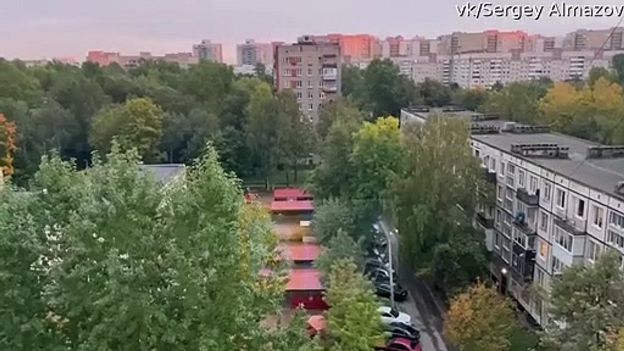 Nuage inhabituel repéré sur st. Saint-Pétersbourg, Russie - Buzz Buddy