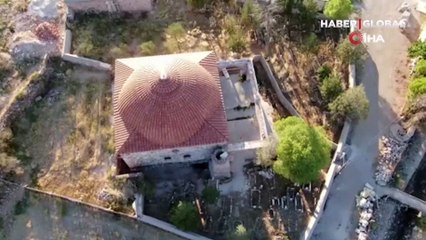 656 yıllık tarihi camide hayrete düşüren olay! Vatandaşlar büyük tepki gösterdi