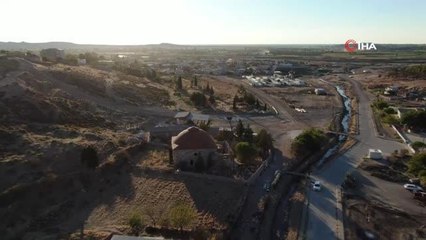 656 yıllık camiye PVC pencere taktılar