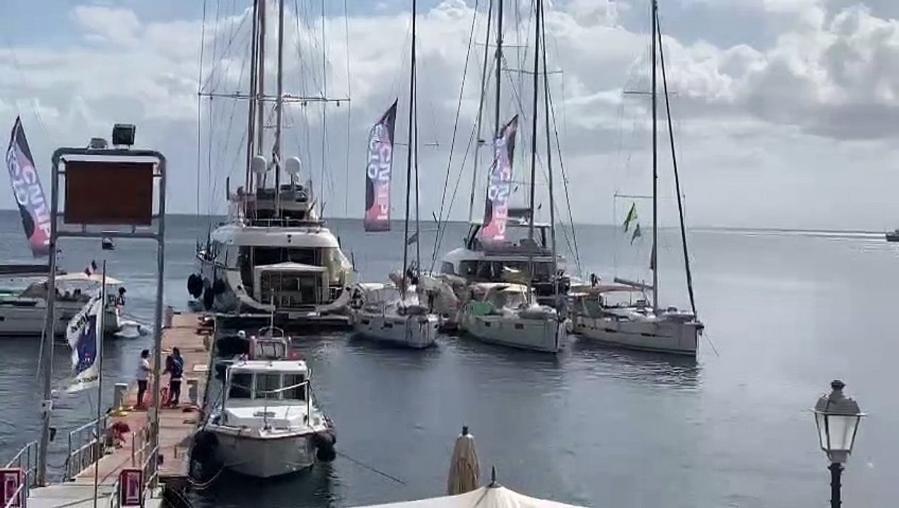 A Lipari arrivano un veliero di lusso e una nave da crociera