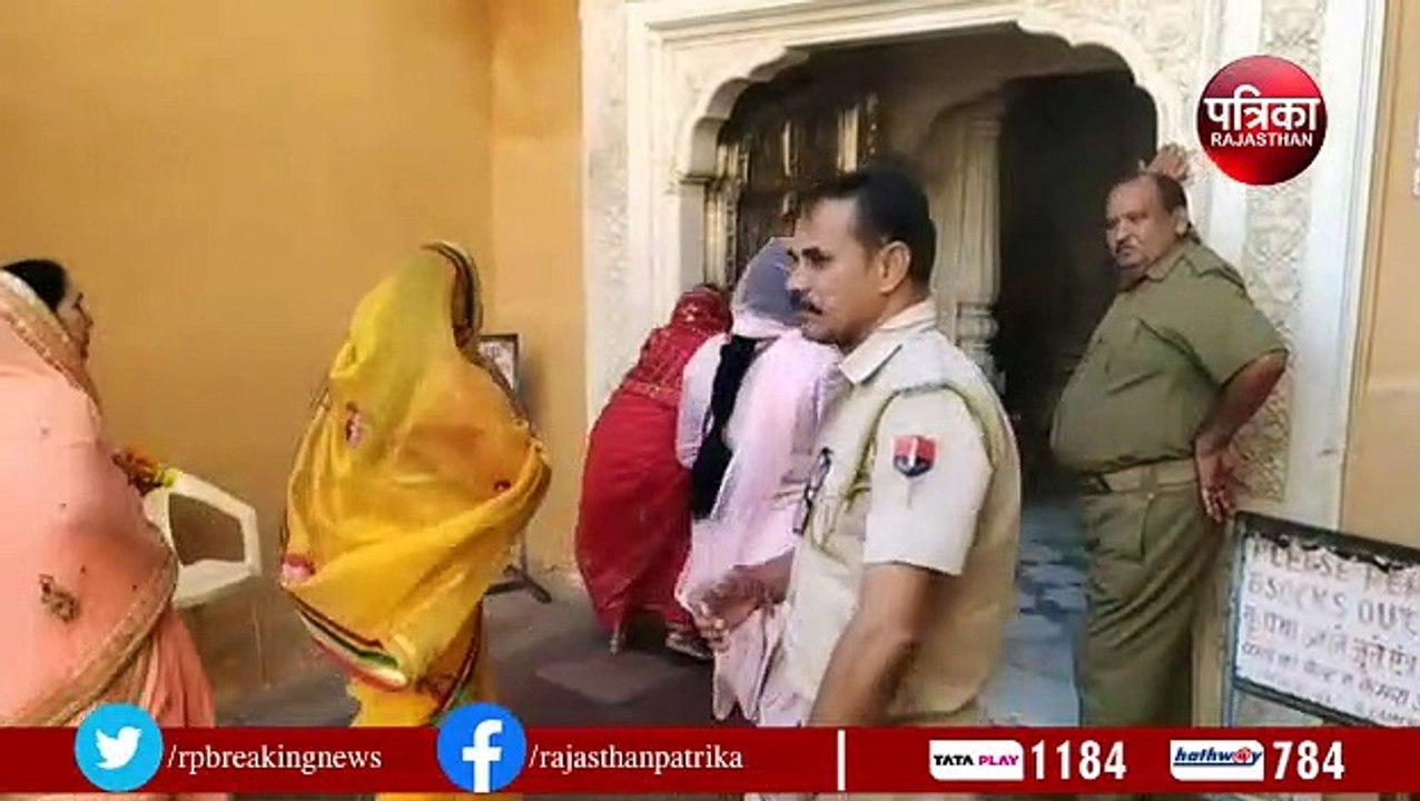 शिलामाता मंदिर मंदिर में भरा छठ मेला, उमड़ रही है भक्तों की भीड़