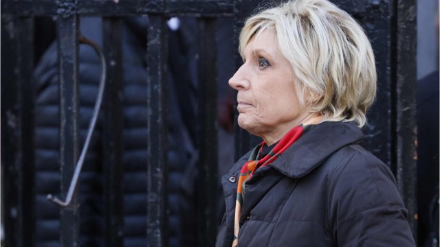 GALA VIDEO - Évelyne Dhéliat guérie du cancer du sein : “Quand j’ai enlevé ma perruque”, ses confidences sur sa maladie