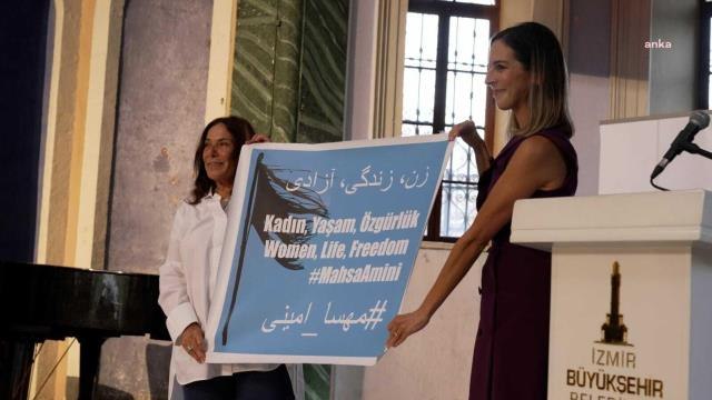 İzmir haberleri: 6. İzmir Uluslararası Edebiyat Festivali Başladı. Tunç Soyer: İzmir'in Unesco Edebiyat Şehri Olması İçin Başvuru Yapacağız