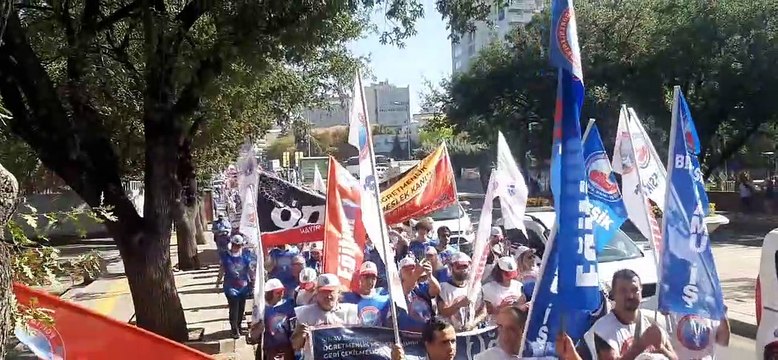 Öğretmenler Anıtkabir’e yürüdü... 'AKP halka hesap verecek' sloganları attı