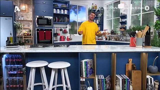 Πετρετζίκης: Το υπέροχο βίντεο με τον γιο του λίγο πριν την πρεμιέρα: «Όλη η φαμίλια συντονισμένη»