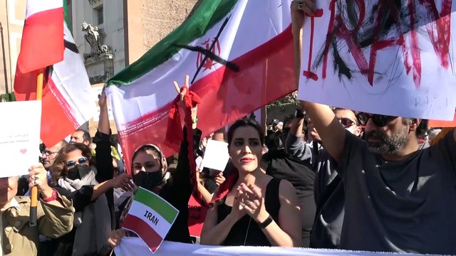 Roma, manifestazione per le donne iraniane: Siamo cresciuti nella paura, ora chiediamo diritti
