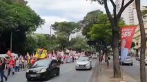 'Caminhada da vitória' reúne apoaidores de Lula em BH na véspera do 1° turno da eleição