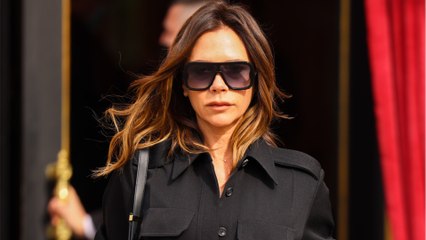 GALA VIDEO - Victoria Beckham en larmes : la styliste très émue pour cette grande première à Paris