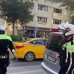 Polis, Muharrem İnce'nin seçim otobüsünü durdurdu