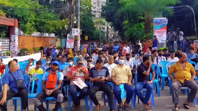 এই যে আমার দেশ আহা এইযে আমার বাড়ি এই বাংলাদেশের লাইগা আমি জীবন দিতে পারি।