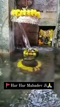 ना मंदिर में रहता ना रहता है मकान में, वाह रे भोले नाथ तू तो रहता है शमशान में,