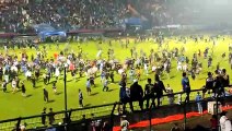 Indonésie : Au moins 127 morts dans un stade de football cette nuit à la suite de bagarres et de mouvements de foule lors d'un match de la ligue indonésienne de football à Malang dans l'est de Java