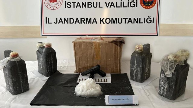 İstanbul'da 31 kilogram metamfetamin ve 13 kilogram kokain ele geçirildi