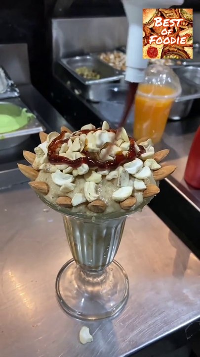 Strawberry milk juice, kaju pista rabdi, mix fruit juice famous juice centre street food