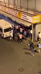 Aracından çıkardığı sopayla tartıştığı şahıslara böyle saldırdı