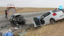 İki otomobilin çarpıştığı kazada 4 kişi öldü, 3 kişi yaralandı