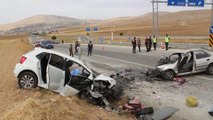 İki otomobilin çarpıştığı kazada 4 kişi öldü, 3 kişi yaralandı