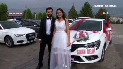  Gelinlikle nikah masasından önce sınav sırasına oturdu