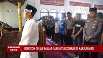 Belasungkawa Tragedi Kanjuruhan, Bobotoh dan Polisi di Bandung Gelar Shalat Gaib untuk Para Korban