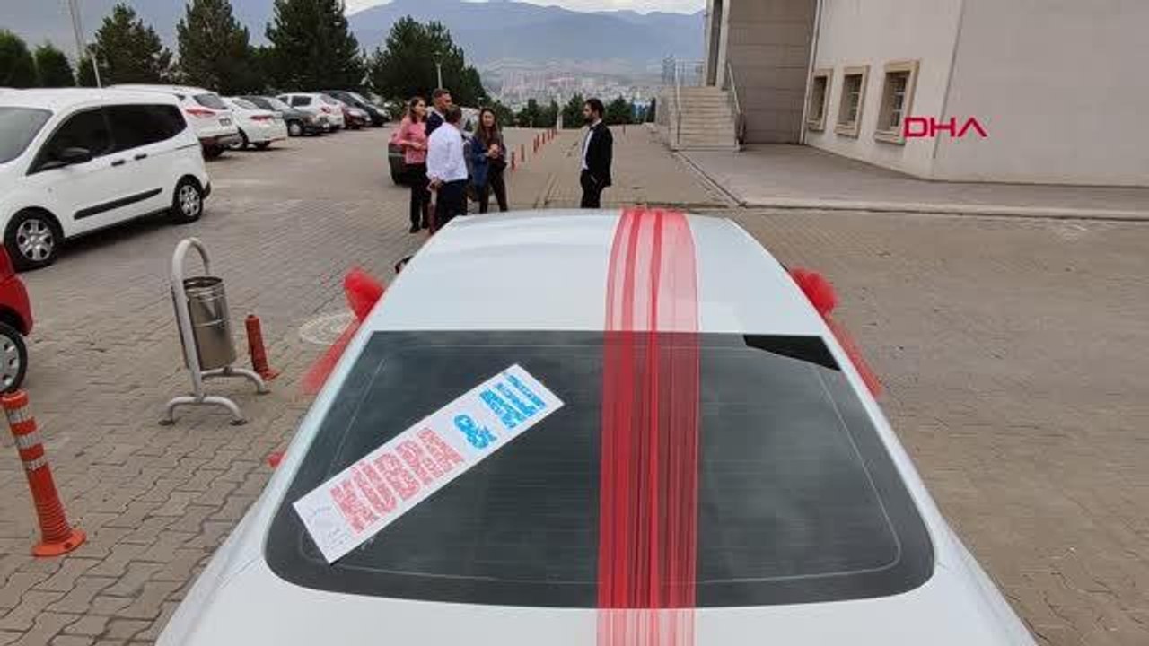 GELİNLİĞİYLE SINAVA GİRDİ