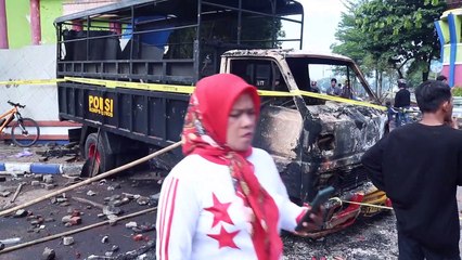 Violência em jogo de futebol deixa 125 mortos na Indonésia