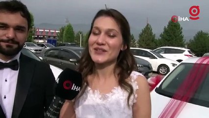 Gelinlikle nikah masasından önce sınav sırasına oturdu