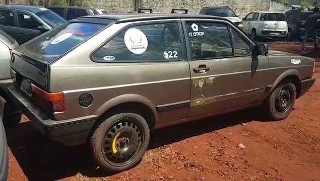 Gol com registro de furto no Coqueiral é localizado sem as peças na Avenida Piquiri