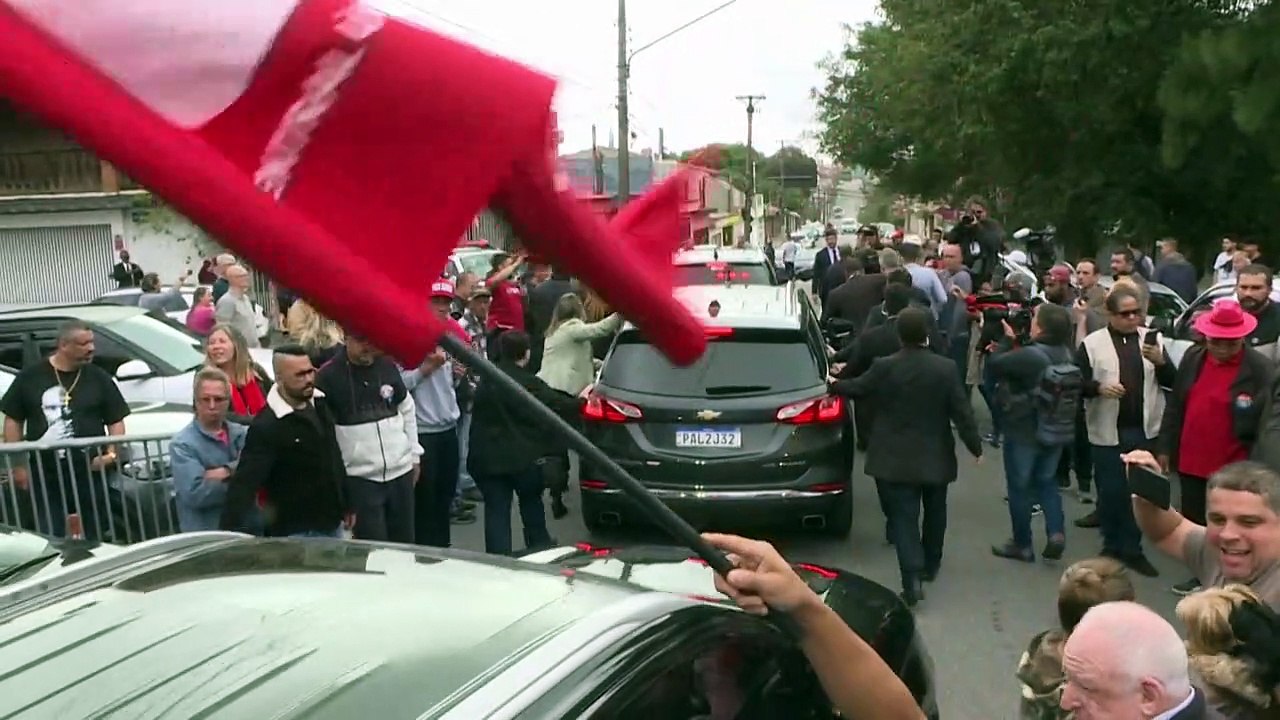 Lula vota em São Bernardo do Campo