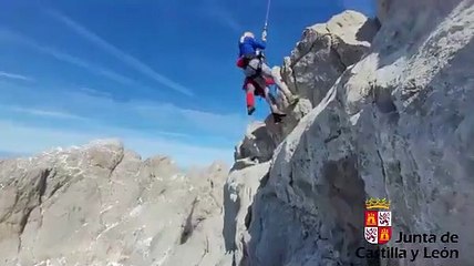 Rescate de dos montañeros en León