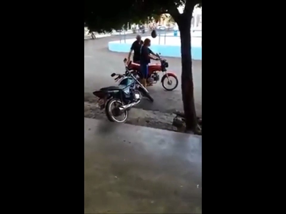 Que paulada
