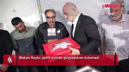 Bakan Soylu, şehit evinde gözyaşlarını tutamadı